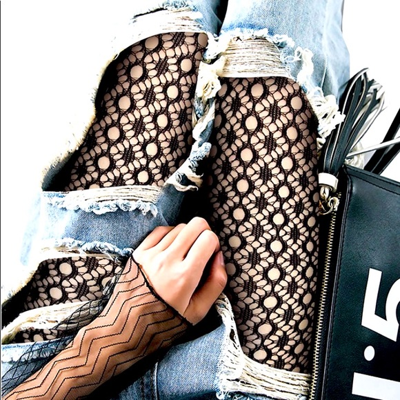 Sheer Black Sexy Fishnet Pantyhose/Tights - Picture 2 of 3